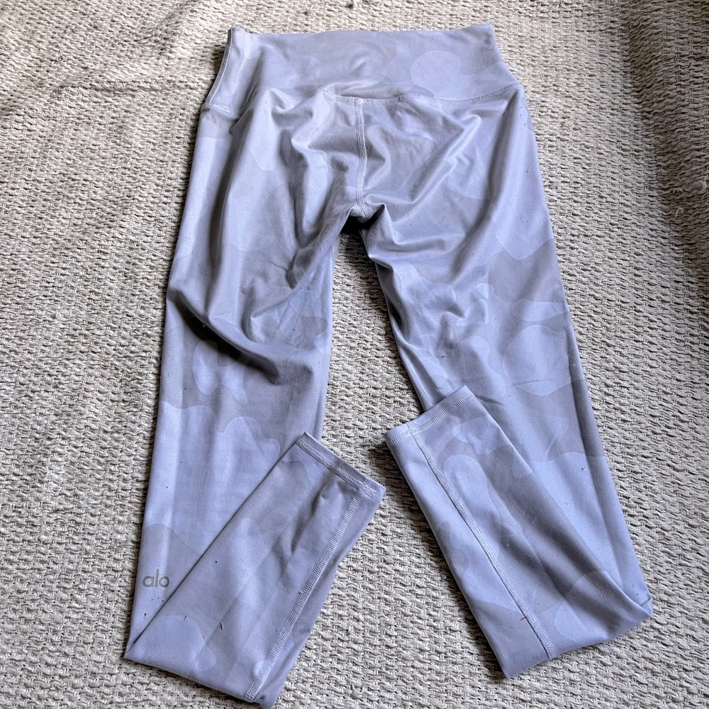 ALO sale! Vapor Yoga White Camo leggings- high waist Small